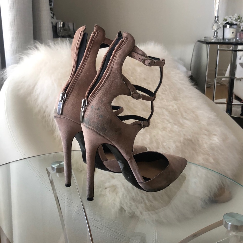 Heels - Picture 2 of 4